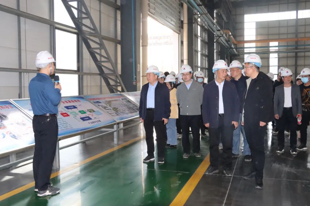 回郭镇观摩团一行到华亿网页版观摩指导