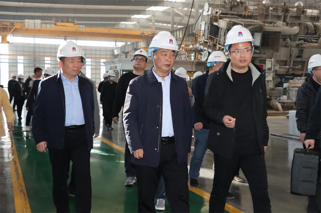 回郭镇观摩团一行到华亿网页版观摩指导