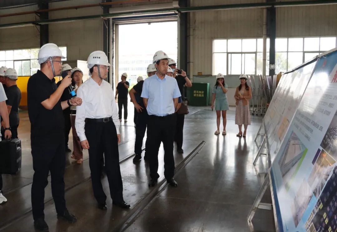中国工业互联网研究院党委书记田川一行莅临华亿网页版调研