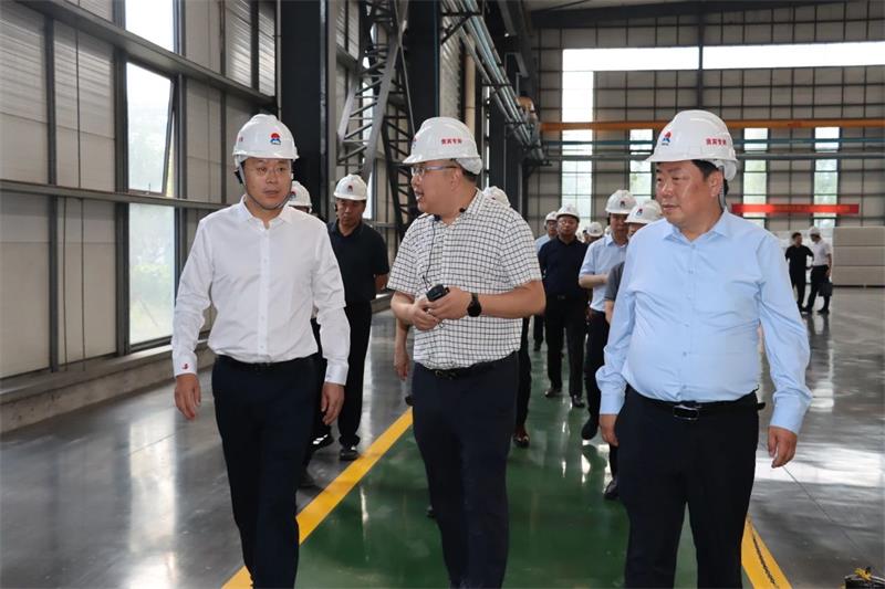 山东省临朐县党政考察团到华亿网页版参观考察