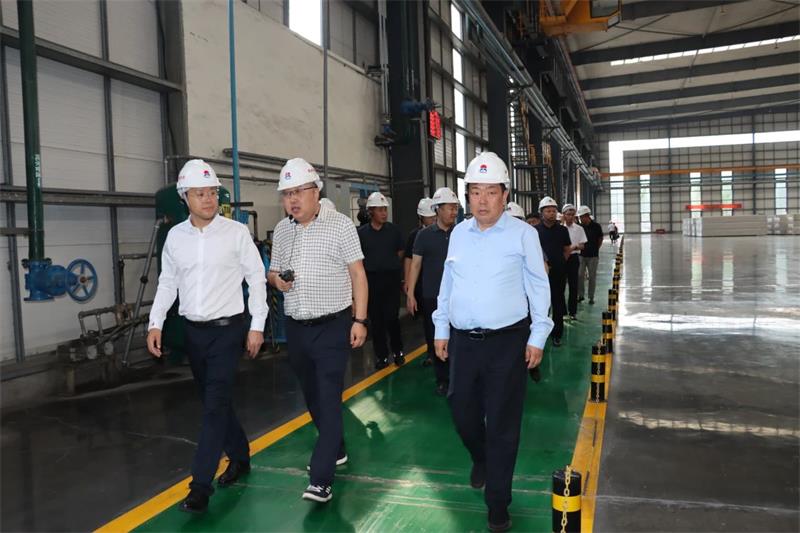 山东省临朐县党政考察团到华亿网页版参观考察